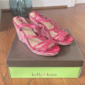 🌿Kelly & Katie Tanya Hot Pink strapped sandal, size 8M🌿